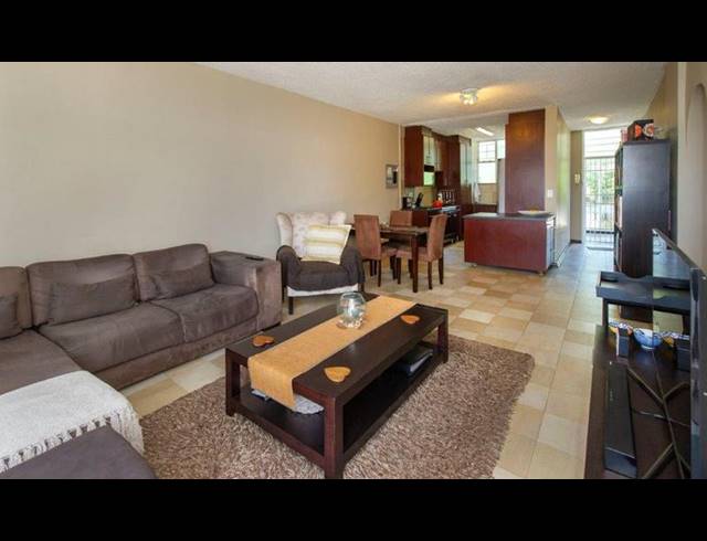 2 BEDROOM PROPERTY TO RENT IN BEDFORD GARDENS